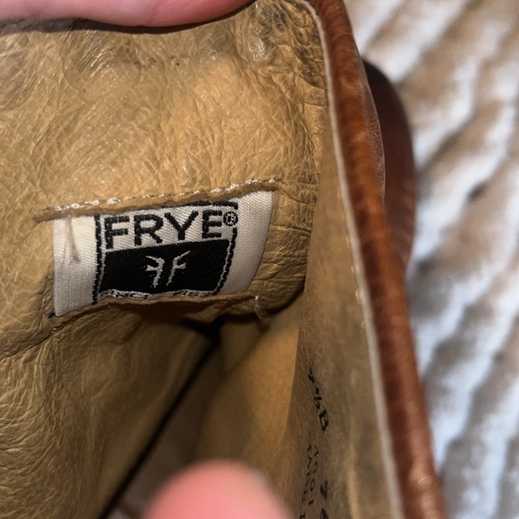 Frye boots distressed leather - Picture 3 of 5